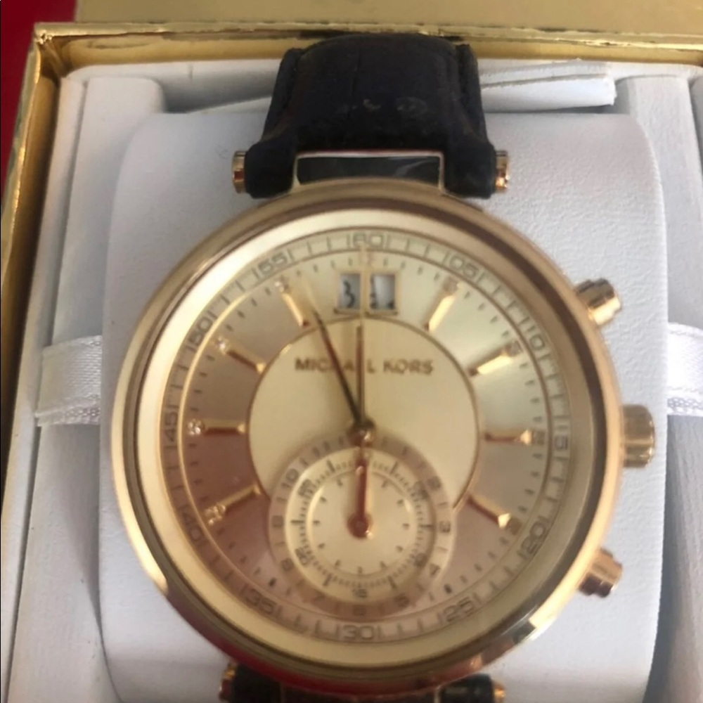 Michael Kors Watch - Picture 2 of 3